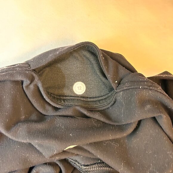 Lululemon align leggings with pockets size 12 - Picture 9 of 9